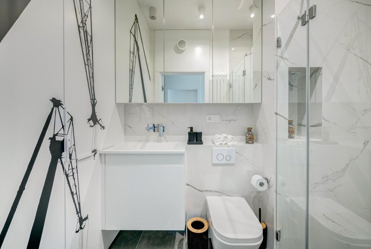 The Black Crane Apartment Гданськ Екстер'єр фото