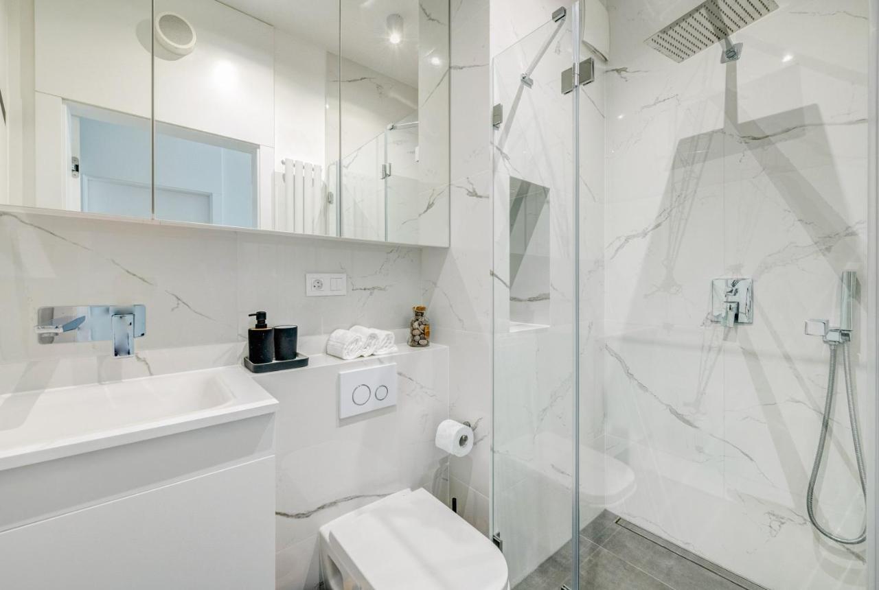 The Black Crane Apartment Гданськ Екстер'єр фото